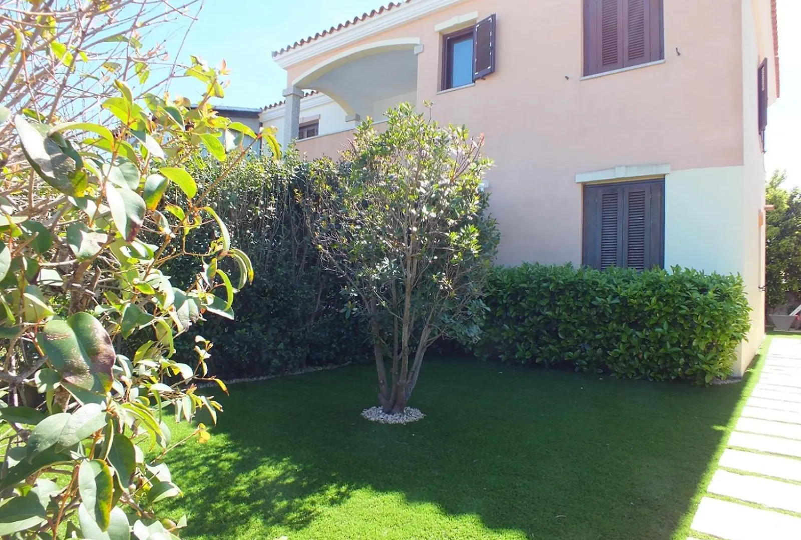 Apartment Casa Budoni Gemuetliche Ferienwohnung Zentral Doch Ruhig Gelegen 1Km Vom Strand