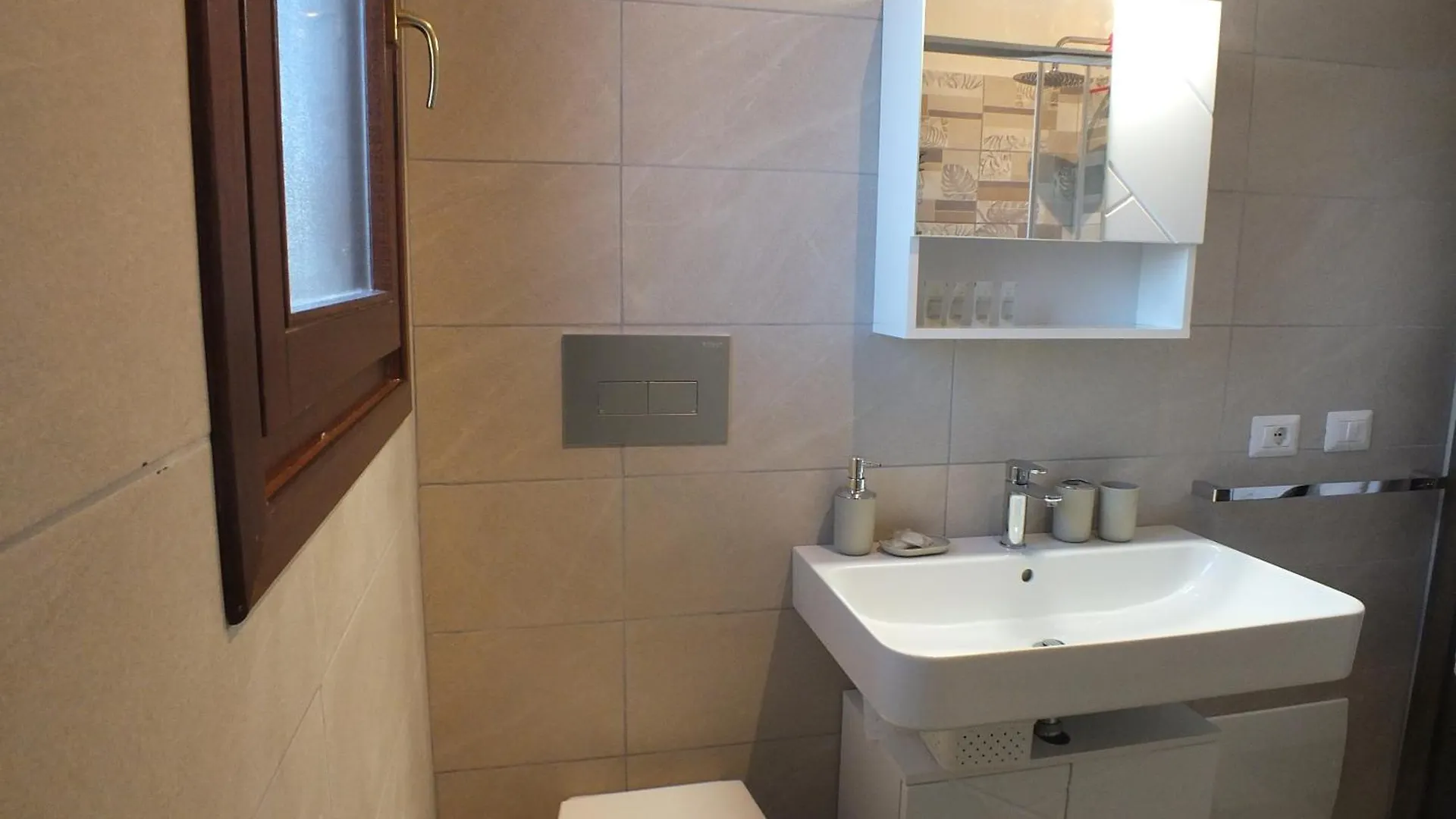 Casa Budoni Gemuetliche Ferienwohnung Zentral Doch Ruhig Gelegen 1Km Vom Strand 0*,  Italy